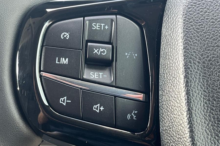 Ford TRANSIT CUSTOM Photo autoimg-b2fe8115db43e9947f19ef6f78a97386bd4ed99e.jpg