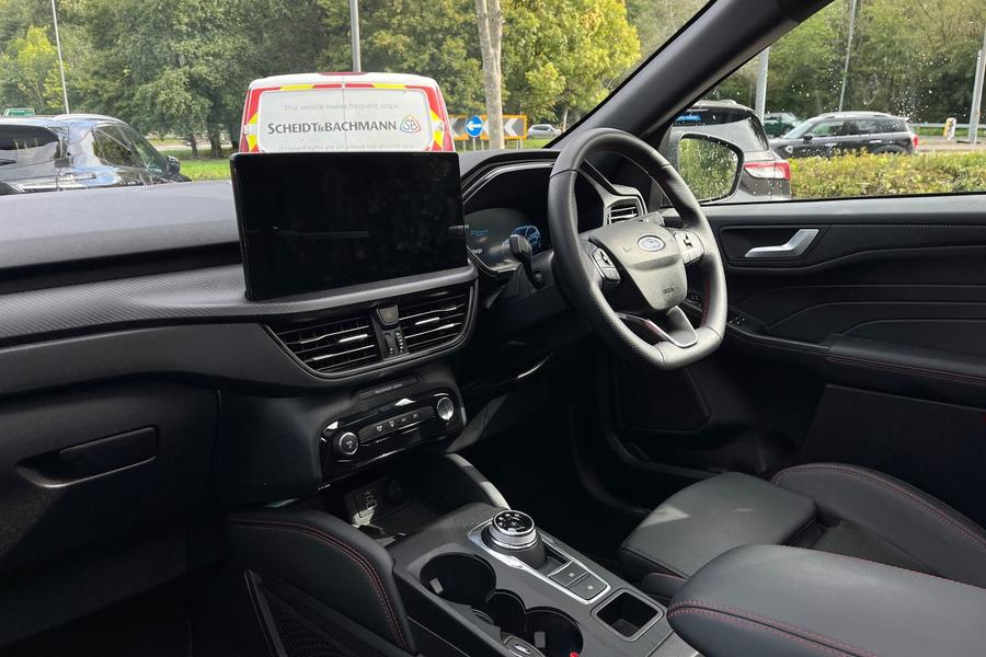 Ford Kuga Photo autoimg-b2feed23b9e1bc3f65bf39cecadac0db652e7f7e.jpg