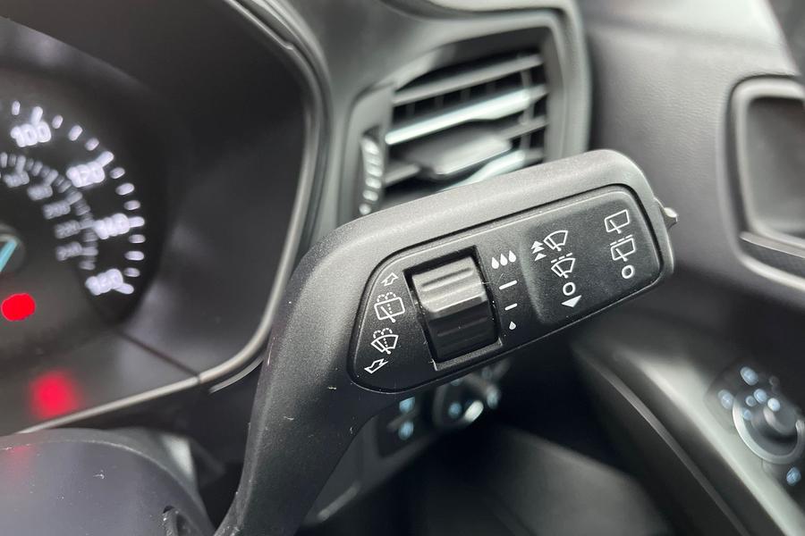 Ford FOCUS Photo autoimg-b3000aca1c5e55d4a94501976f1e29129631fba8.jpg