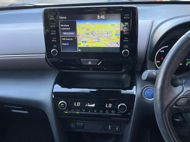 TOYOTA Yaris Cross Photo 14