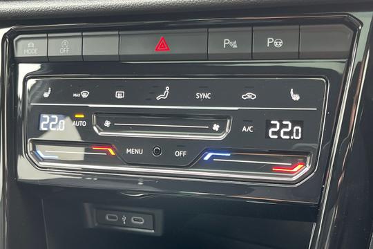 Volkswagen T-roc Photo autoimg-b30259c95298574aab8674565ca71984832f1bfc.jpg