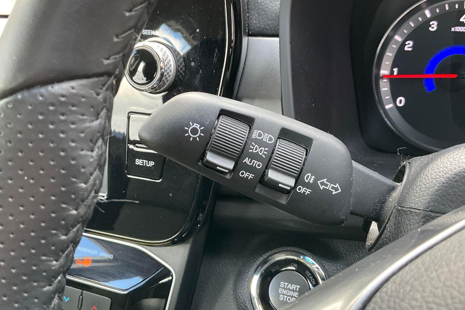 SsangYong TIVOLI Photo 13