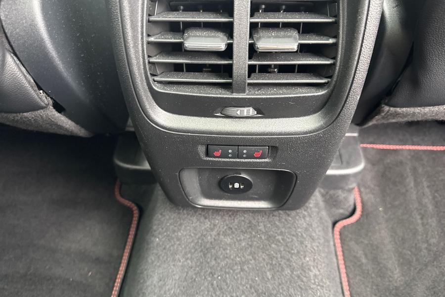 Ford KUGA Photo autoimg-b306650ee9ef8b3ceefad0cb457c68155b371699.jpg