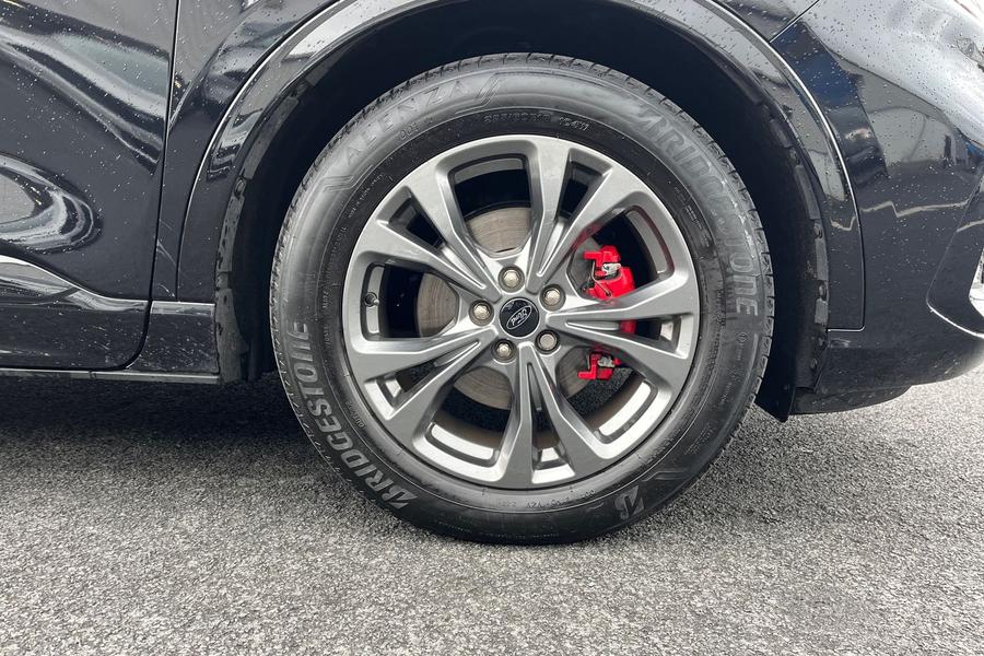 Ford Kuga Photo autoimg-b30fce3acb2f59af4e18af329239c99a12d4b65a.jpg
