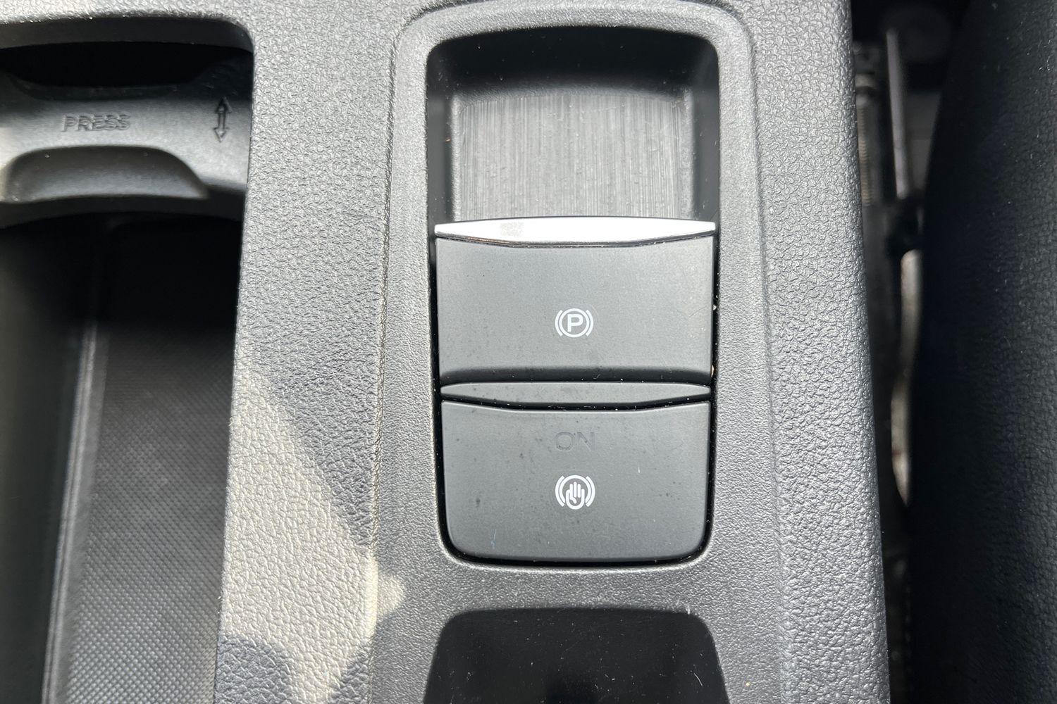 Ford KUGA Photo 24