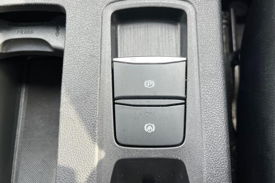 Ford KUGA Photo autoimg-b30fd59f47b4e552f77332ee8aad8f3784fd3fe1.jpg