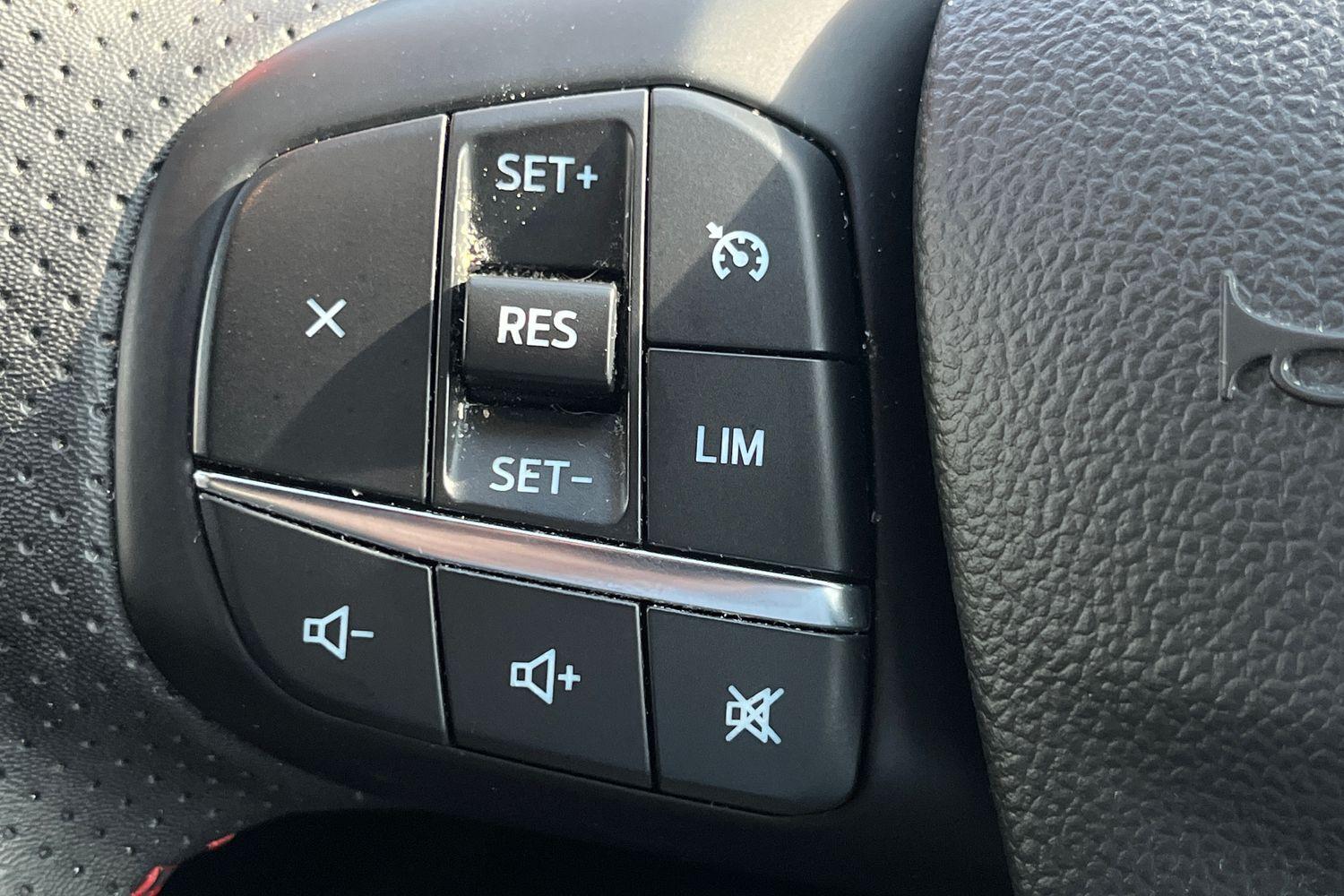 Ford KUGA Photo 24