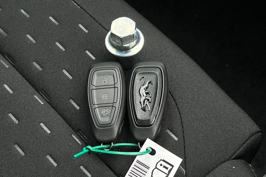 Ford PUMA Photo autoimg-b312bc81aa359eb556af40c26c47e342447d0f32.jpg