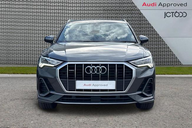AUDI Q3 Photo 8
