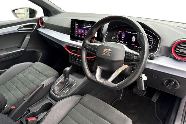 SEAT Ibiza Photo 6