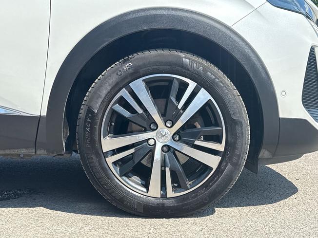 PEUGEOT 5008 Photo 5