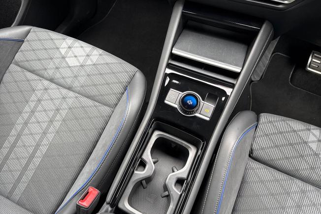VOLKSWAGEN Tiguan Photo 22