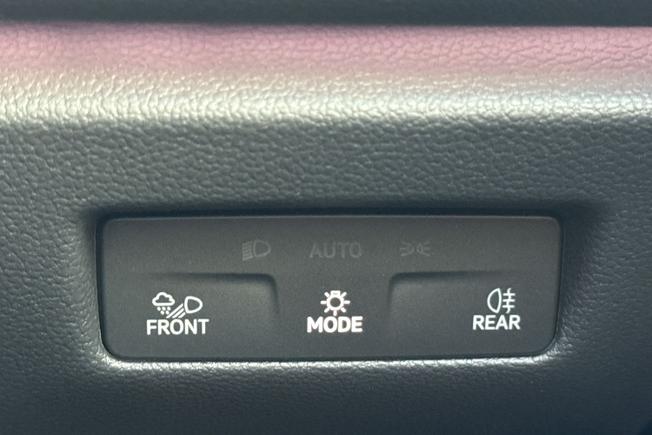 VOLKSWAGEN Passat Photo 24