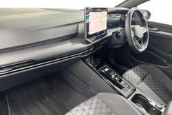 VOLKSWAGEN Golf Photo 2