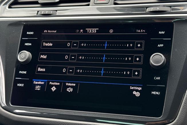VOLKSWAGEN Tiguan Photo 33