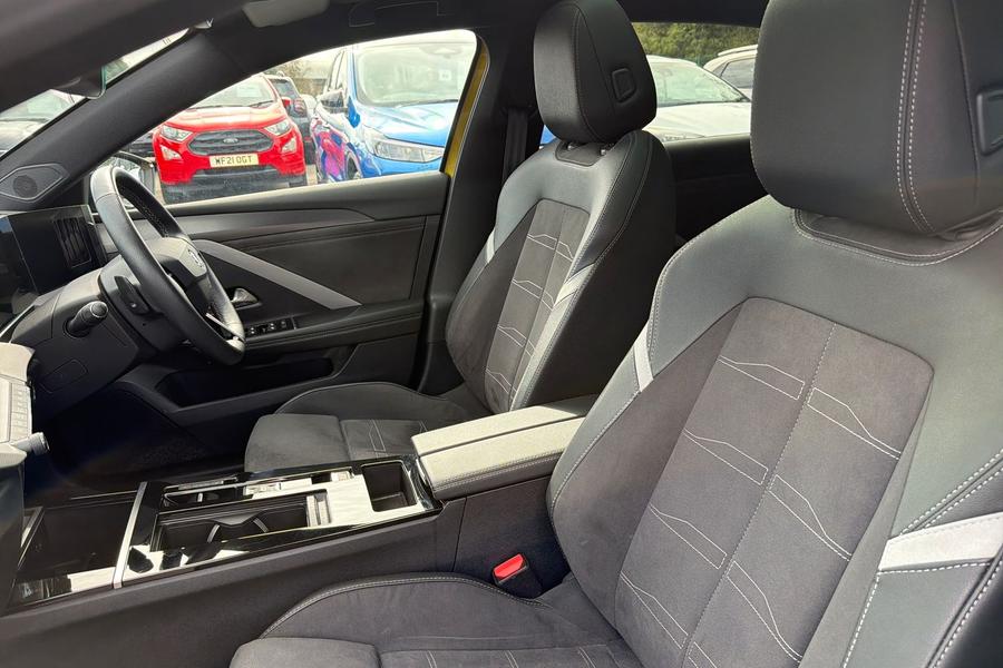 Vauxhall ASTRA Photo autoimg-b339ce1c211628314104c0ede8a79c03ca63b45d.jpg