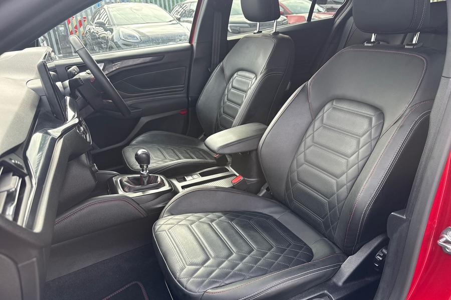 Ford FOCUS Photo autoimg-b33ddcdebe4aca5653b54b74583aa4bb7cc9a021.jpg