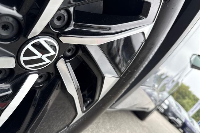 Volkswagen Id.5 Photo 22