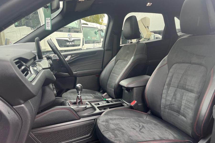 Ford KUGA Photo autoimg-b33fbd3f1682f8f77e1a723f41862ec619449b91.jpg