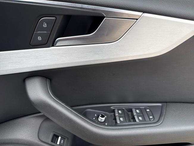 Audi A4 Photo 31