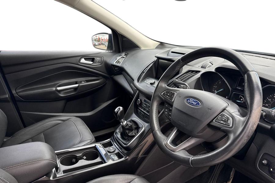 Ford KUGA Photo autoimg-b34ec0c23a29e50468bbedd8237e821da463e0cb.jpg