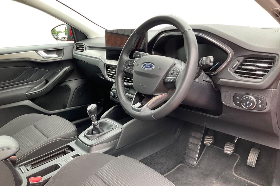 Ford Focus Photo autoimg-b351044ddb710eeb5dac2dc99a4d64fe75849ece.jpg