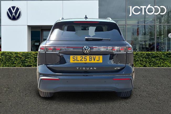 VOLKSWAGEN Tiguan Photo 7