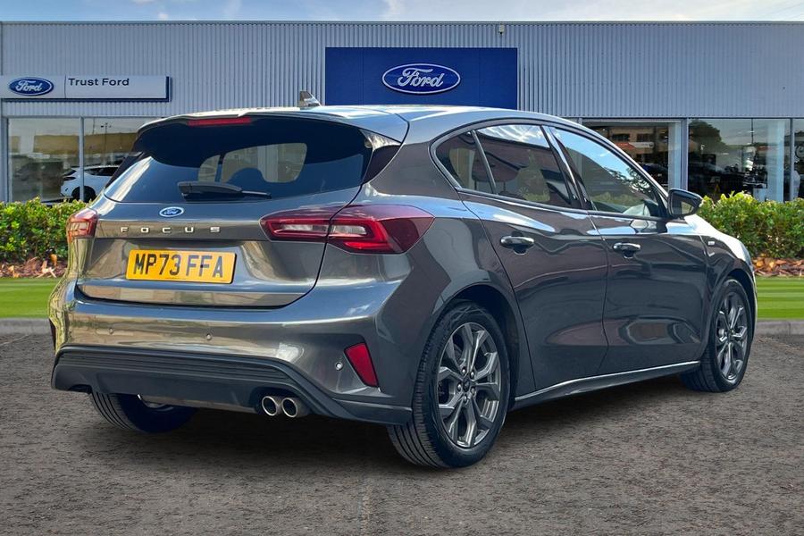 Ford FOCUS Photo autoimg-b353874ed639e7bae85f9d316793fdeebcffae33.jpg