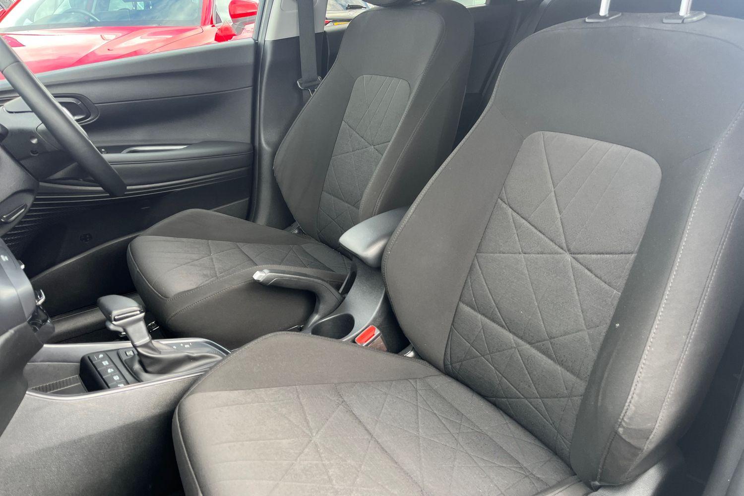 Hyundai BAYON Photo 18