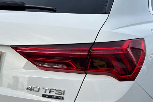 AUDI Q3 Photo 18