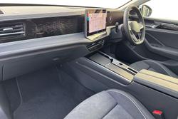 VOLKSWAGEN Passat Photo 2