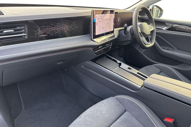 VOLKSWAGEN Passat Photo 2