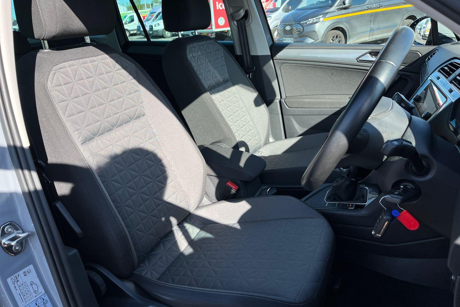 Volkswagen TIGUAN Photo 16