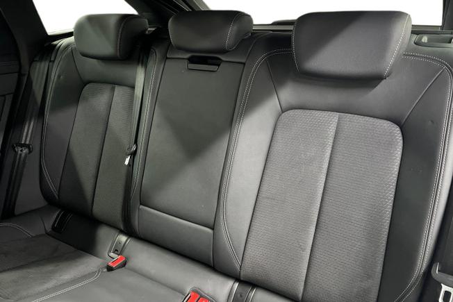 AUDI A6 Avant Photo 9