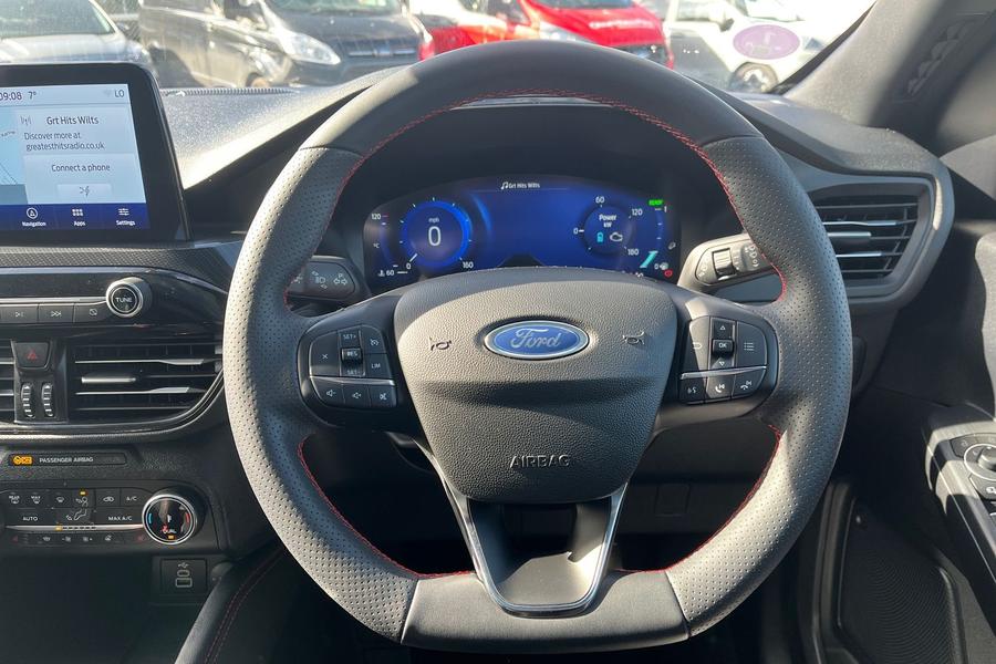 Ford KUGA Photo autoimg-b364e40a3f8617488229a567c98f662640802ada.jpg
