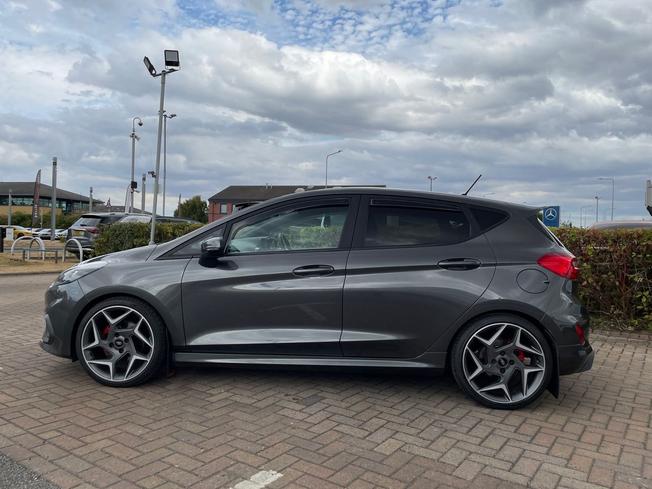 FORD Fiesta Photo 40