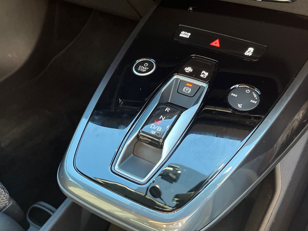 Audi Q4 e-tron Photo 13