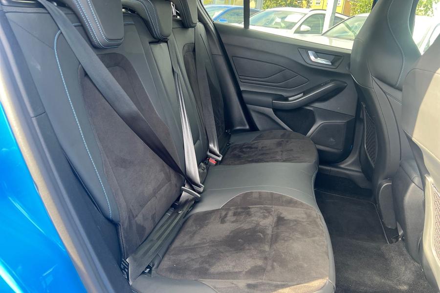 Ford FOCUS Photo autoimg-b3743139e7efd184f49d5ff54ef6f2f1a9013216.jpg