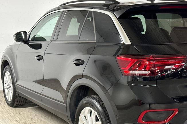 VOLKSWAGEN T-Roc Photo 26