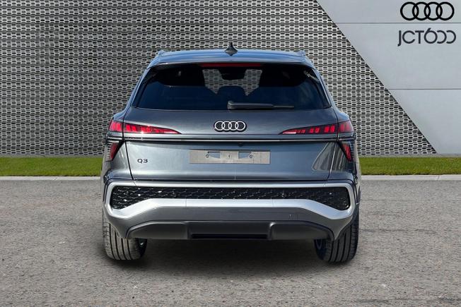 AUDI  Q3 SUV Photo 7