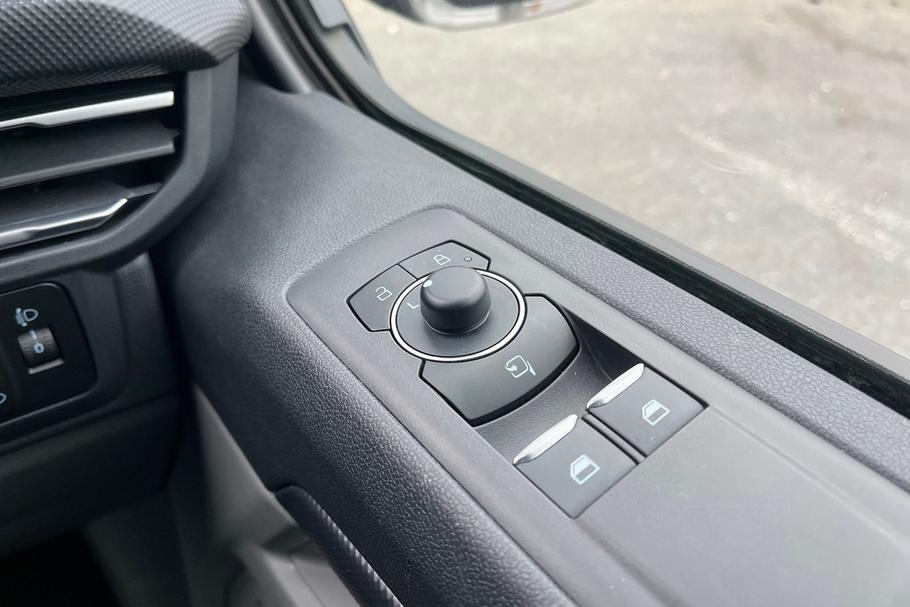 Used Ford TRANSIT CUSTOM 16