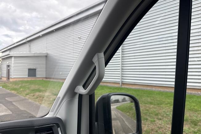 VOLKSWAGEN Crafter Photo 47