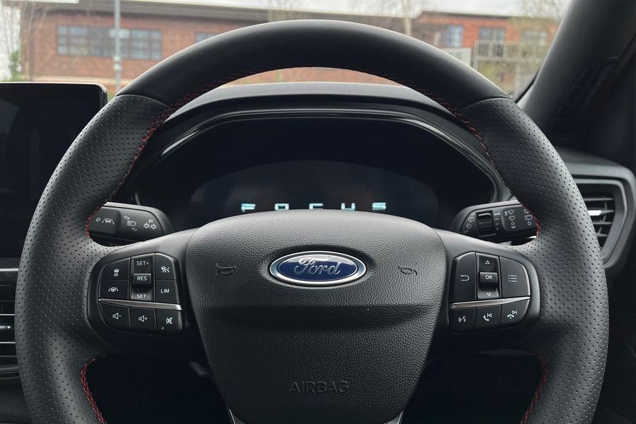 Ford Focus Photo autoimg-b37ce473cbdc1818f4112c63cf72b616eaa7e950.jpg