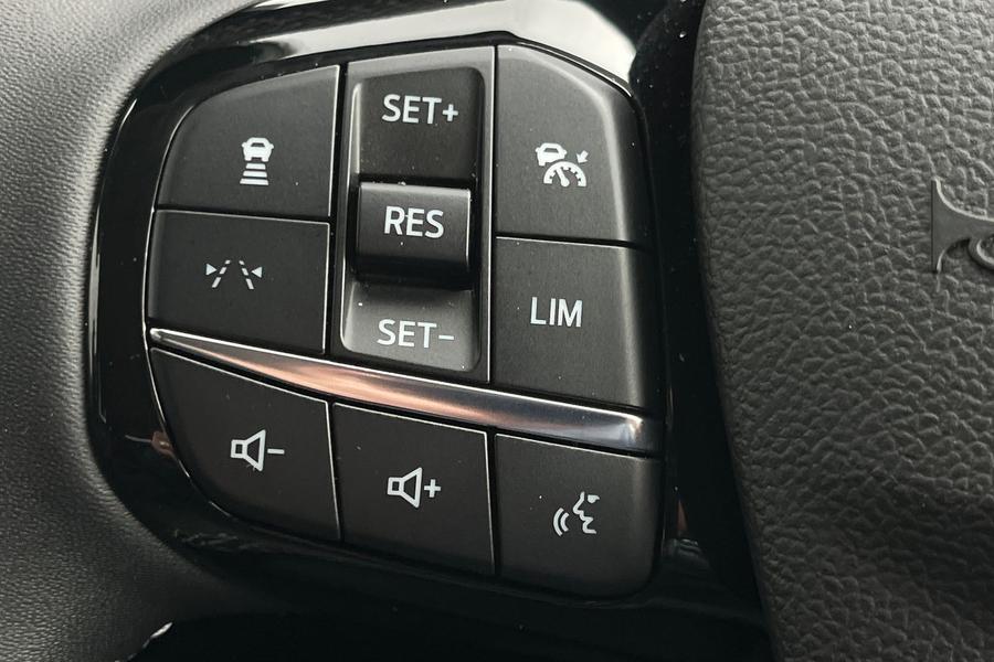 Ford KUGA Photo autoimg-b37de7b0bfbb68e2b64a1c334a641768346e1a2a.jpg