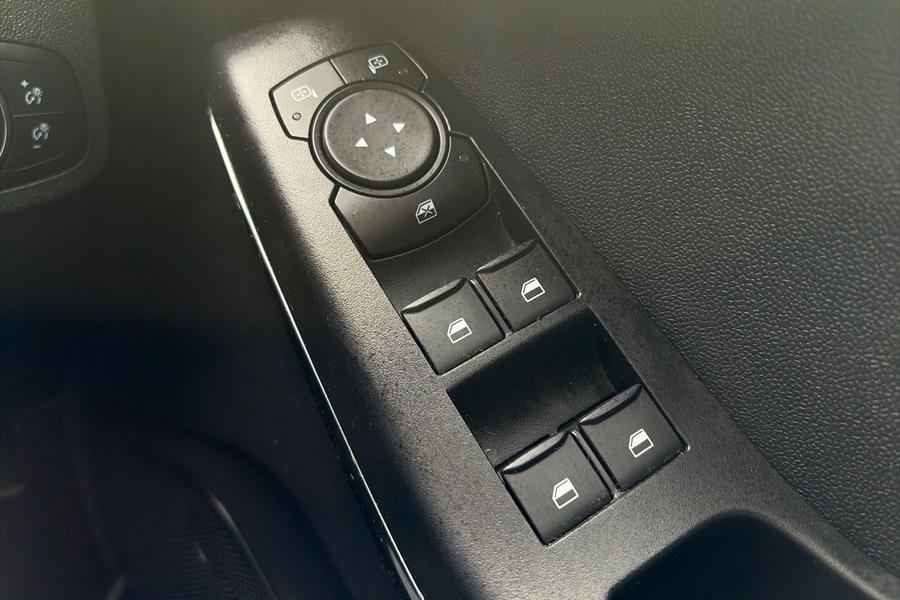 Ford Fiesta Photo autoimg-b37f1a6f39b2445d317dd44c6b1c9b3365320891.jpg
