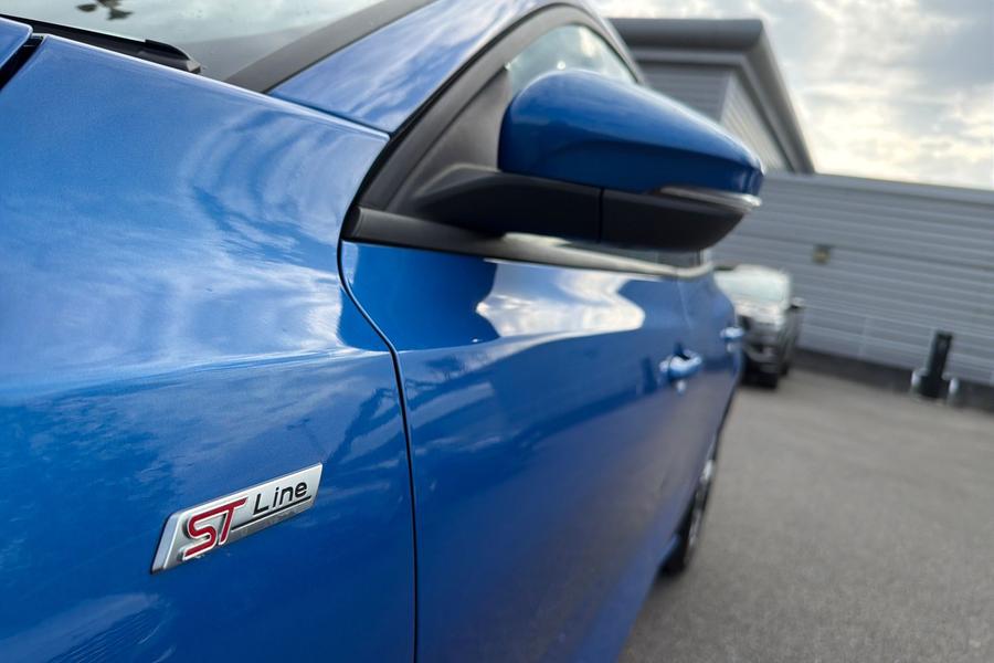 Ford FOCUS Photo autoimg-b383e18d9f4480ba08deb8aea9388eea56a554d7.jpg