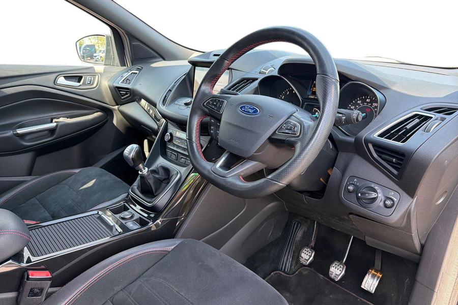 Ford KUGA Photo autoimg-b38f337a34b270e52cdbc6bc39ee7ff3b8c4d80e.jpg