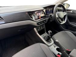 VOLKSWAGEN Polo Photo 2