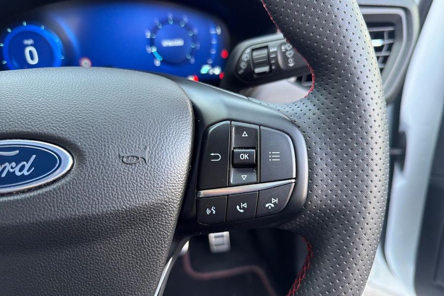 Ford FOCUS Photo autoimg-b396524f941001512dc1a23ab7ee77a42e585071.jpg