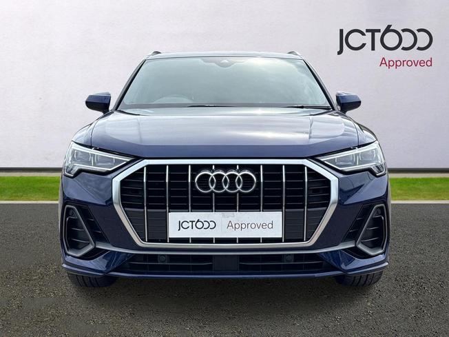 AUDI Q3 Photo 8